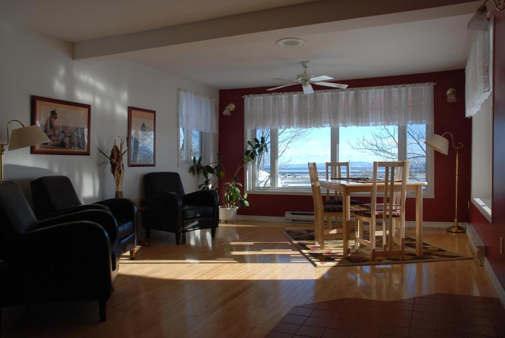Auberge La Courtepointe Petite-Riviere-Saint-Francois Exterior photo