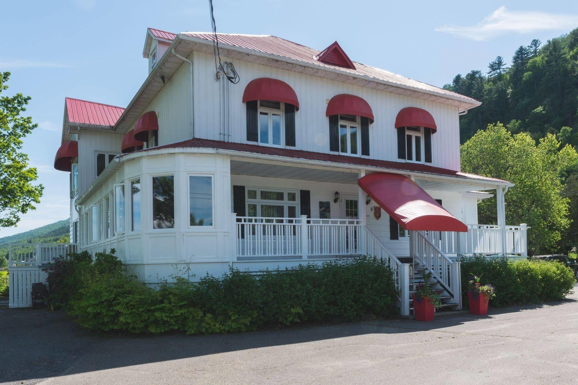 Auberge La Courtepointe Petite-Riviere-Saint-Francois Exterior photo